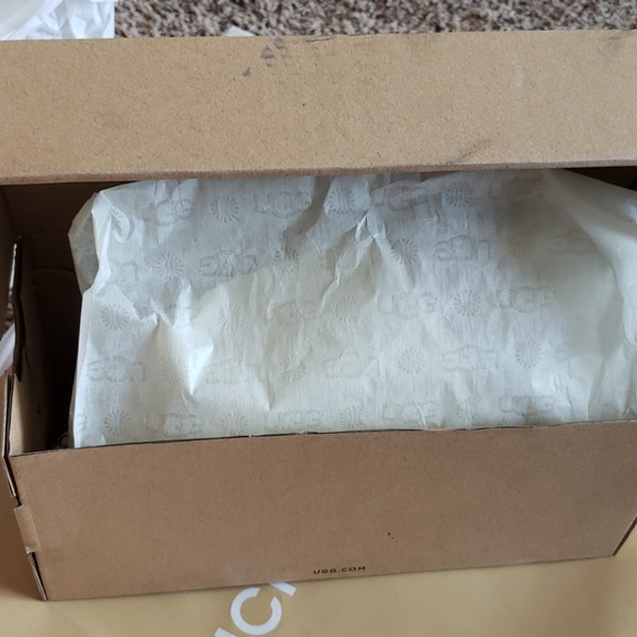 Women Simi Fluff Flipflop Heart Shape Pompom - Picture 6 of 7